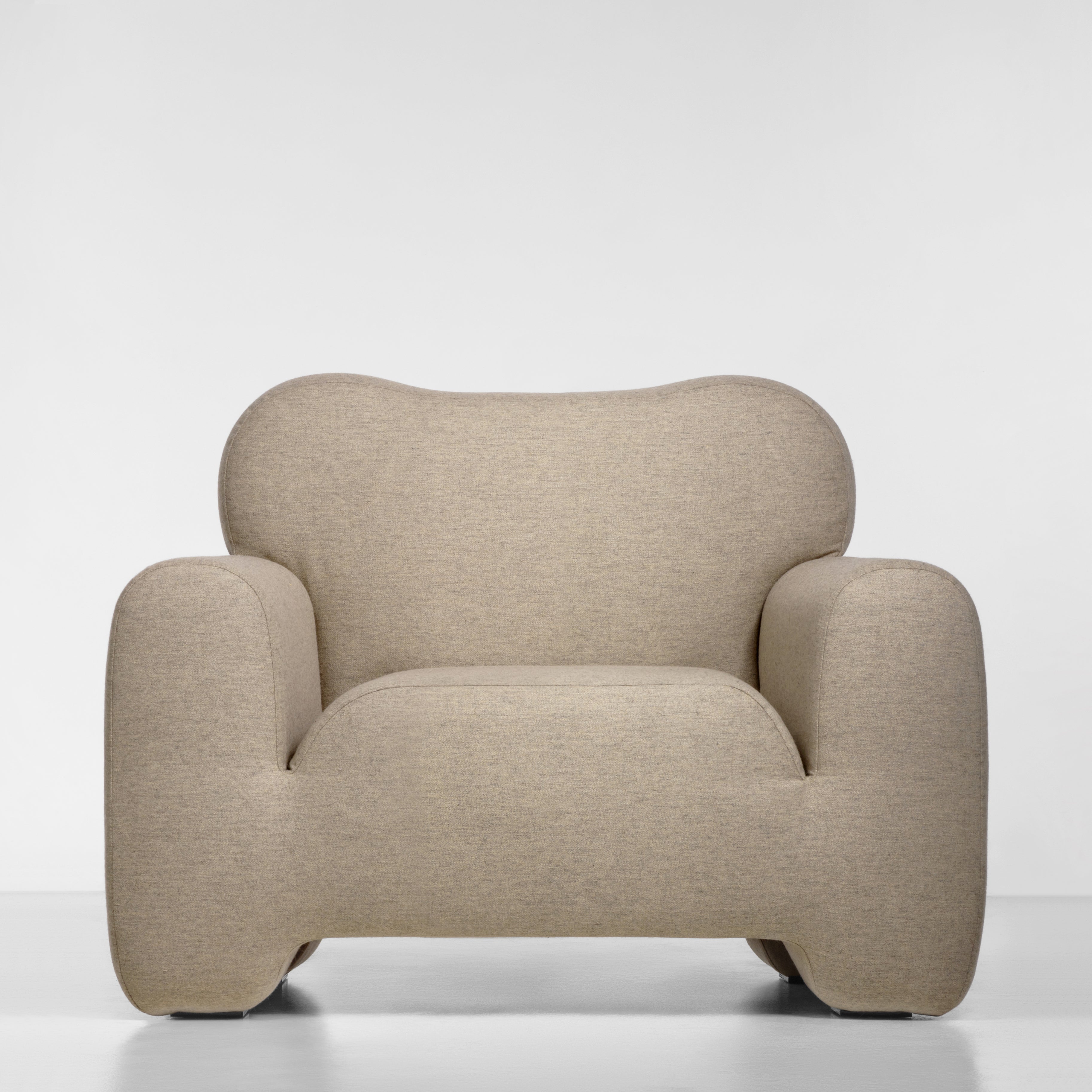 products/Pampukh_armchair.jpg
